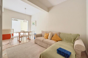 Apartment with patio, 5 minutes to railway station